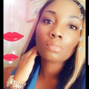 Meet your Posher, Corinthia